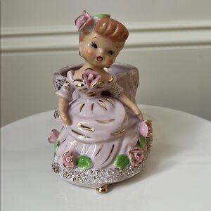🌹Pink Rose Girl Planter 🌹